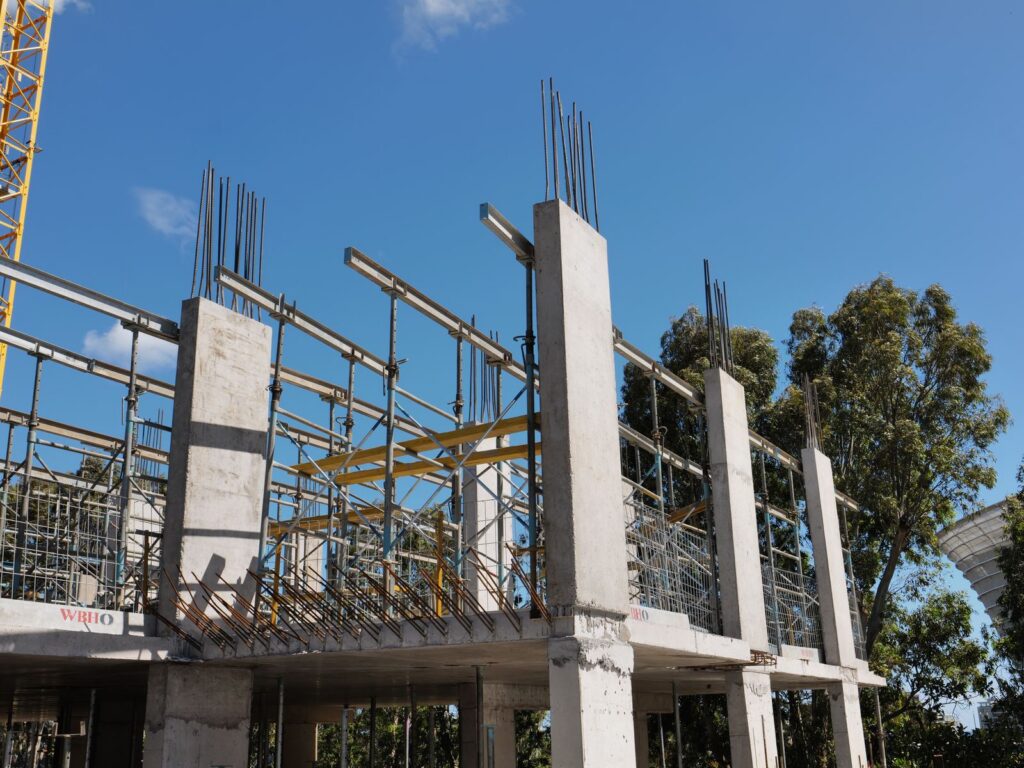 The Granger Building, Cape Town 16 Concrete columns built on the slab after the pour