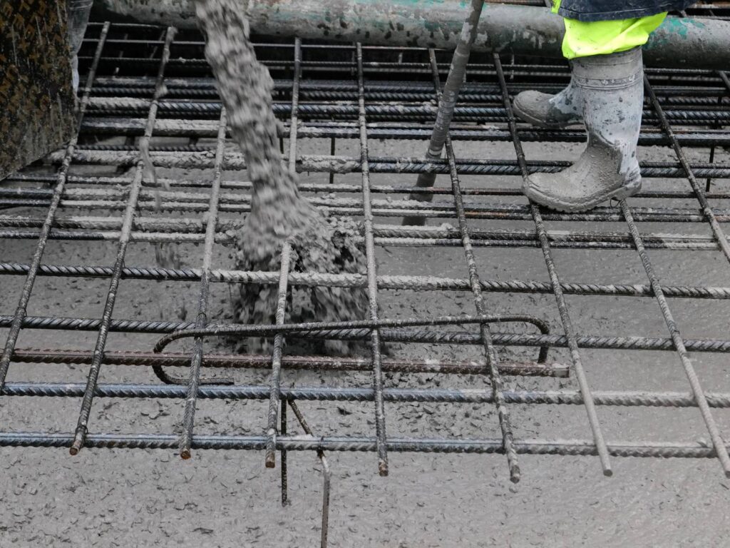 249 Tonnes in Five Working Days: RMS Steel Fixing at The Granger, Cape Town 9 Concrete flowing through the reinforcing steel during The Granger Building pour